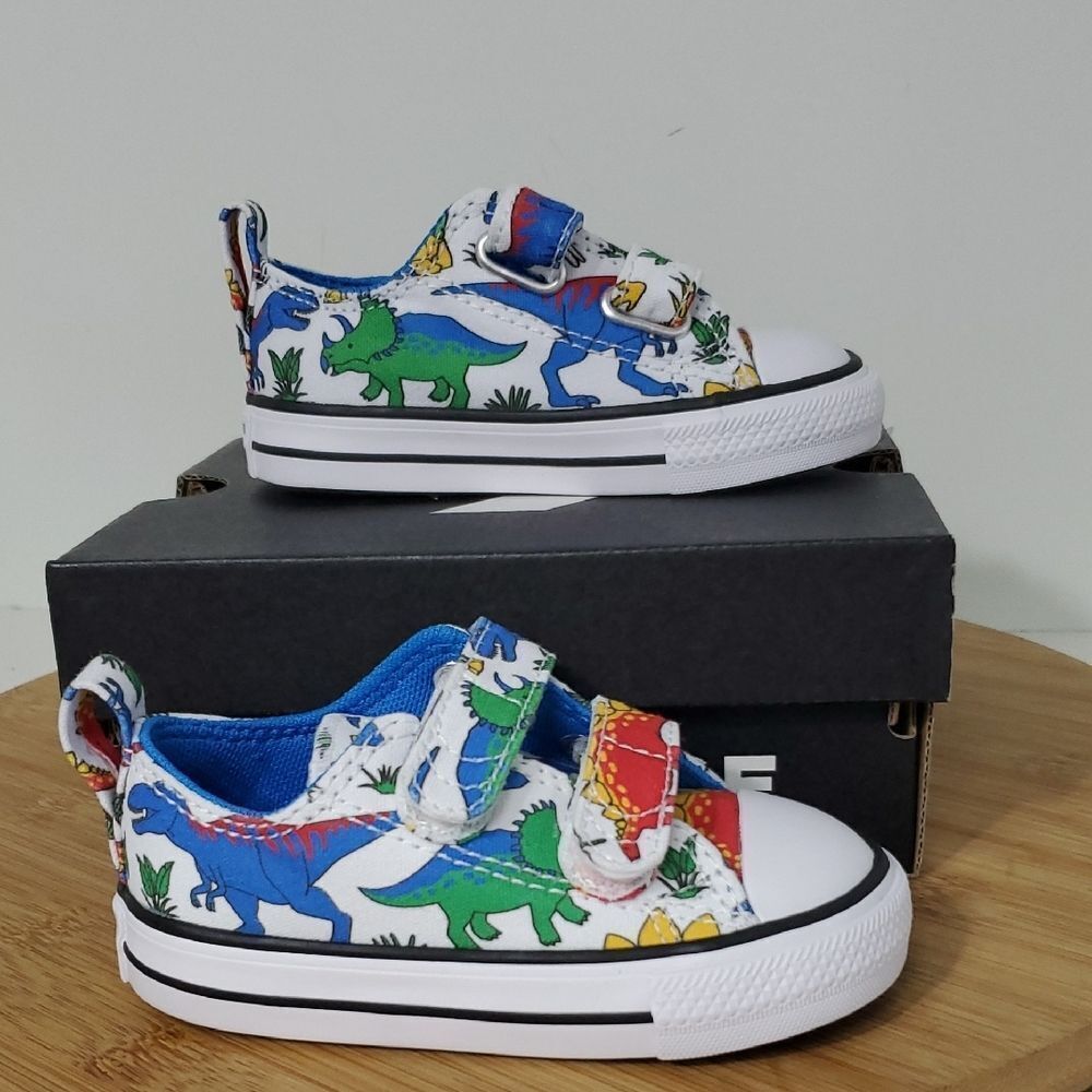 Converse CTAS 2V OX Infant Dinosaur Low Top Sneakers Size 5 NIB